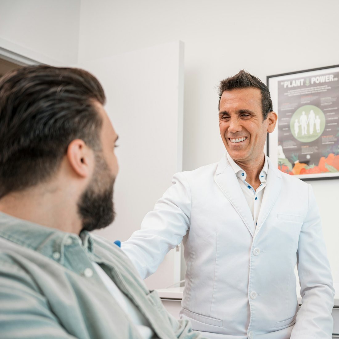 Dentures in Kolkata: Types, Fitting and Implant-Supported Options
